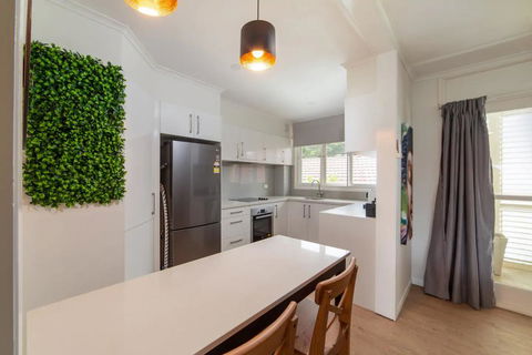 Peaceful 3 Bedroom Apartment In Ascot - Australian Directory 1