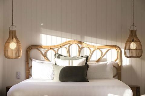 Pebbly Beach Escape - Australian Directory 2