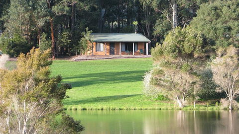 Pemberton Lake View Chalets - Australian Directory 1