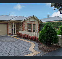 Perfect Location Central Modern Cottage - Free WiFi - Australian Directory
