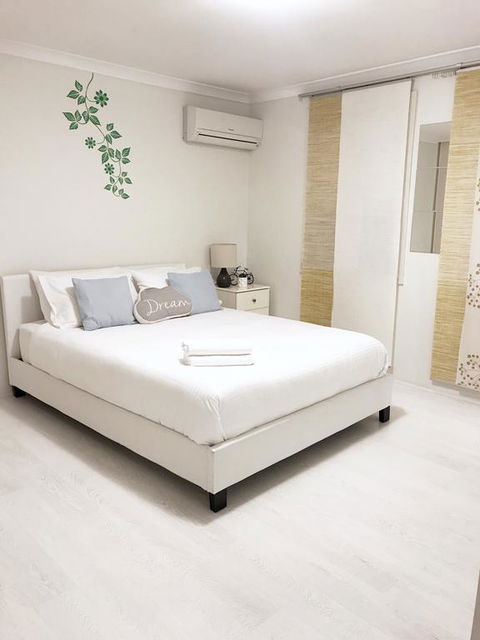 Perth Family Townhouse - Australian Directory 3