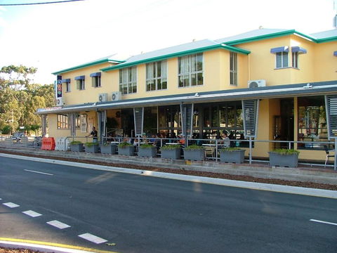 Pet Friendly Home Walking Distance To Surf Beach - North St, Woorim - Australian Directory 1