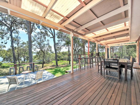 Pet Friendly Waterfront Holiday House On Peacefull Island With Bikes And Kayaks - Australian Directory 2
