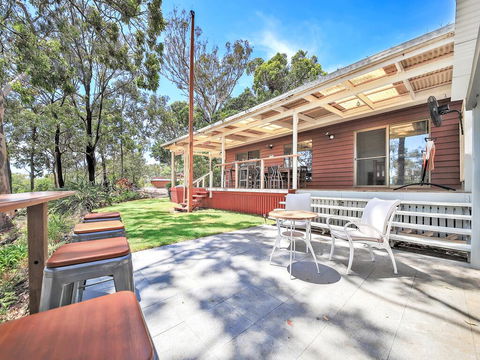 Pet Friendly Waterfront Holiday House On Peacefull Island With Bikes And Kayaks - Australian Directory 1