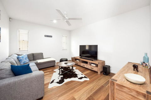 Pet Friendly, New House Peregian Breeze Drive, Peregian Beach - Australian Directory 0