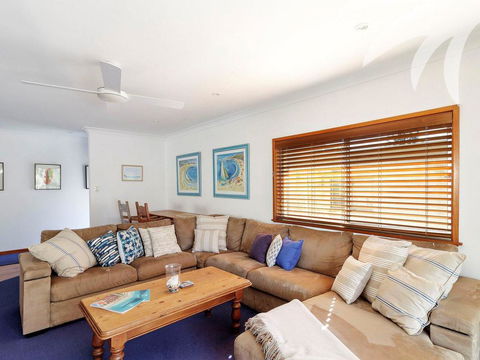 Picturesque Lizzie Palms 1 - Australian Directory 1