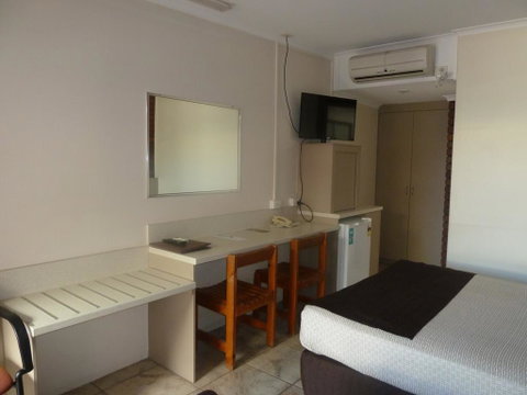 Pioneer Lodge Motel - Australian Directory 2