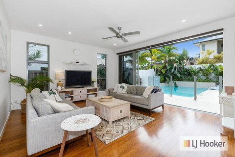 PIRIE BEACH House - Australian Directory 3