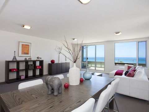 POINT GREY APARTMENT 14 - The Point - Australian Directory 2