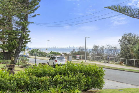 POINTVIEW LODGE, UNIT 1 - Australian Directory 3