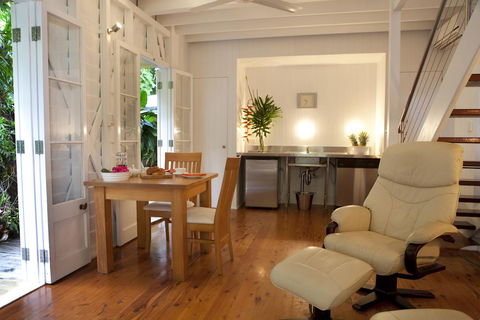 Port Douglas Cottage & Lodge - Australian Directory 3