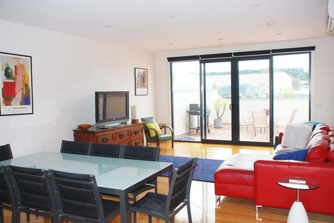 POSITION PERFECT CENTRAL INVERLOCH - Australian Directory 0