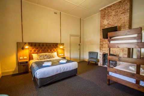 Pretoria Hotel - Australian Directory 3
