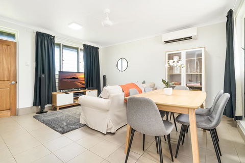 Private Pool, Big Backyard, Aircon - Paradise! - Australian Directory 1