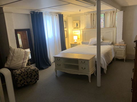 Private Room Downstairs Area - Australian Directory 0