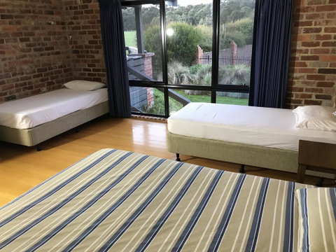 Prom Coast Holiday Lodge - Australian Directory 1