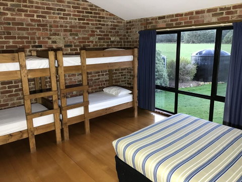 Prom Coast Holiday Lodge - Australian Directory 2