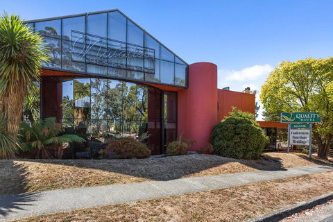 Quality Hotel Manor - Australian Directory 0