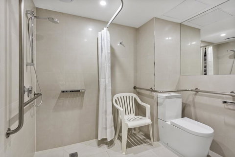 Quality Hotel Manor - Australian Directory 2