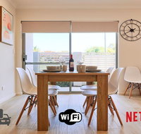 Quiet Garden City Unit - Free WiFi  Parking - Australian Directory
