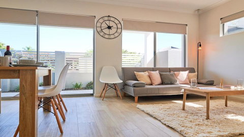 Quiet Garden City Unit - Free WiFi & Parking - Australian Directory 1