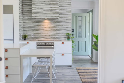 Quiet Pet Friendly Home 3 Houses To Beach Entry With Private Pool Walk To Shops - Australian Directory 0