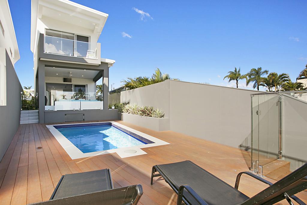 Bundall QLD Australian Directory