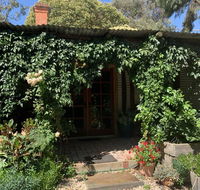 Red Hill Cottage - Australian Directory