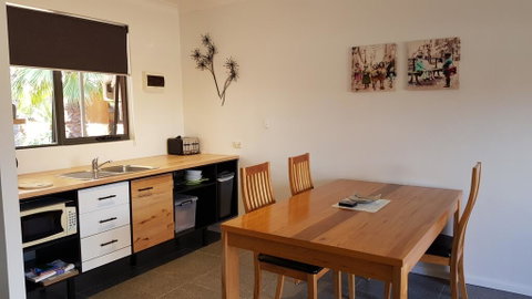 Red Ochre - Large 1BR With Private Courtyard - Australian Directory 1