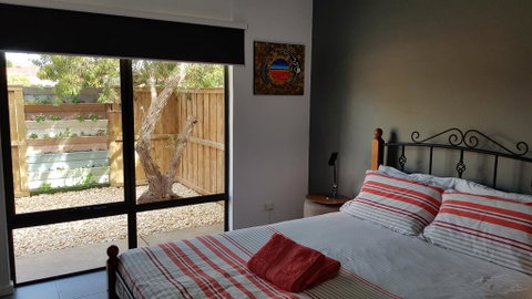 Red Ochre - Large 1BR With Private Courtyard - Australian Directory 0