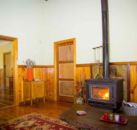 Red Tractor Retreat - Australian Directory