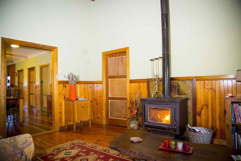 Red Tractor Retreat - Australian Directory 0