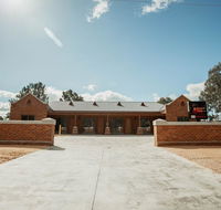 Red Waratah Accommodation - Australian Directory