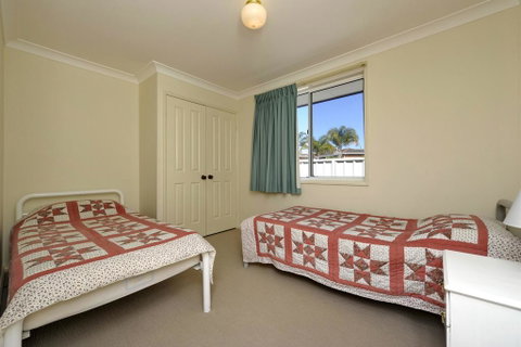 Reef Close, 1/2 - Australian Directory 2