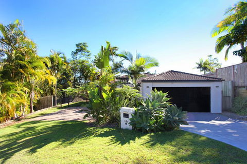 Relax At Coolum - Australian Directory 3