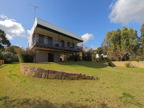 Relax Where The River Meets The Ocean - Australian Directory 0