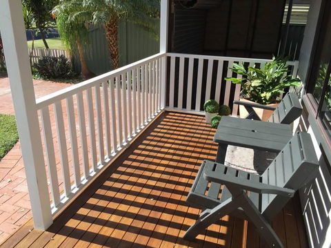 Relaxing Queen Sized Room With En-Suite - Australian Directory 1