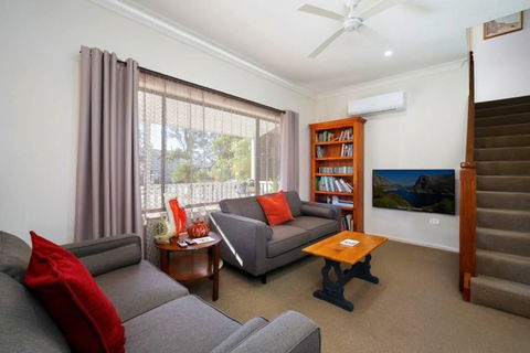 Relaxing Queen Sized Room With En-Suite - Australian Directory 2