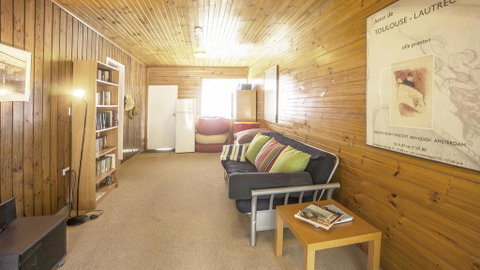 Rennies Retreat-Bushland & Ocean Views - Australian Directory 1