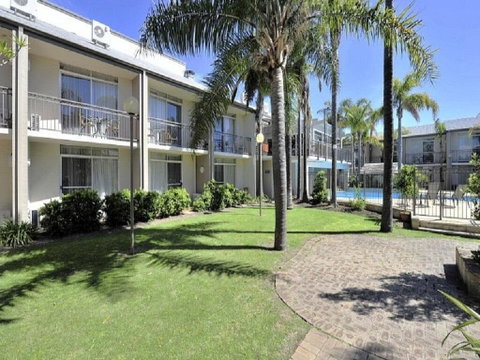 Resort Serviced Apartments - Mandurah - Australian Directory 1