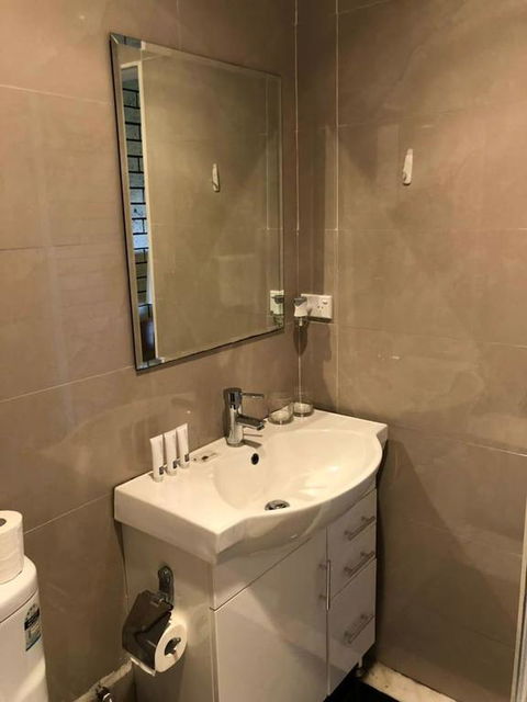 Retro 1bedroom Studio, Close To Airport&CBD - Australian Directory 2