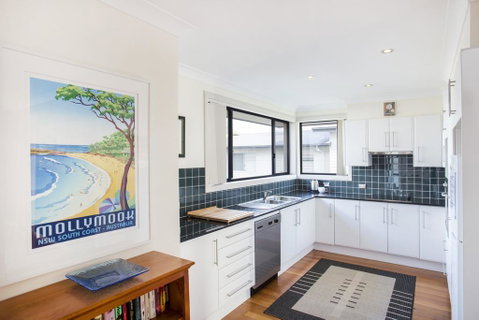 Riley 2/2 - Mollymook - Australian Directory 3