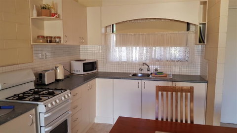 Rise N' Shine - Min Stay 4 Nights - Australian Directory 3