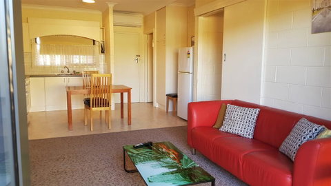 Rise N' Shine - Min Stay 4 Nights - Australian Directory 2