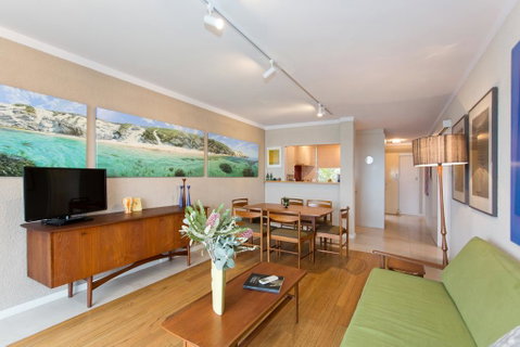 Riverside Arthouse - Australian Directory 0