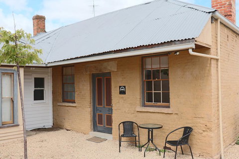 Robinson Cottage - Australian Directory 2