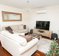 Roselawn Entertainer Large  Luxurious Sleeps 12 - Australian Directory