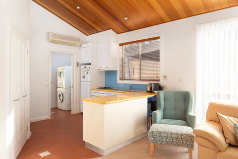 SAILS TWO - INVERLOCH - Australian Directory 3