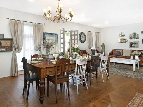 Saint Eloi - La Maison - Australian Directory 0