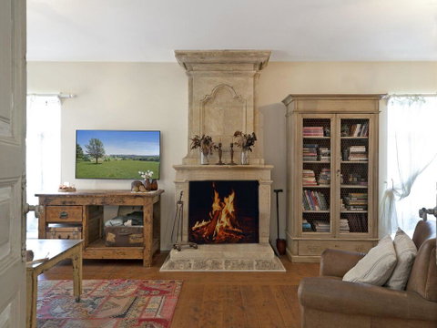 Saint Eloi - La Maison - Australian Directory 3